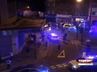 لندن میں گاڑی سوار حملہ آوروں نے مسجد سے نکلتے نمازیوں کو کچل ڈالا