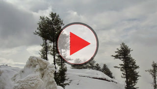 سوات میں برف باری کے بعد سیاحوں کا رش