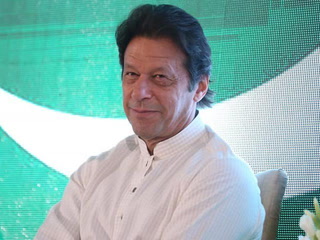 عمران خان وزیراعظم منتخب، عہدے کا حلف آج اٹھائیں گے