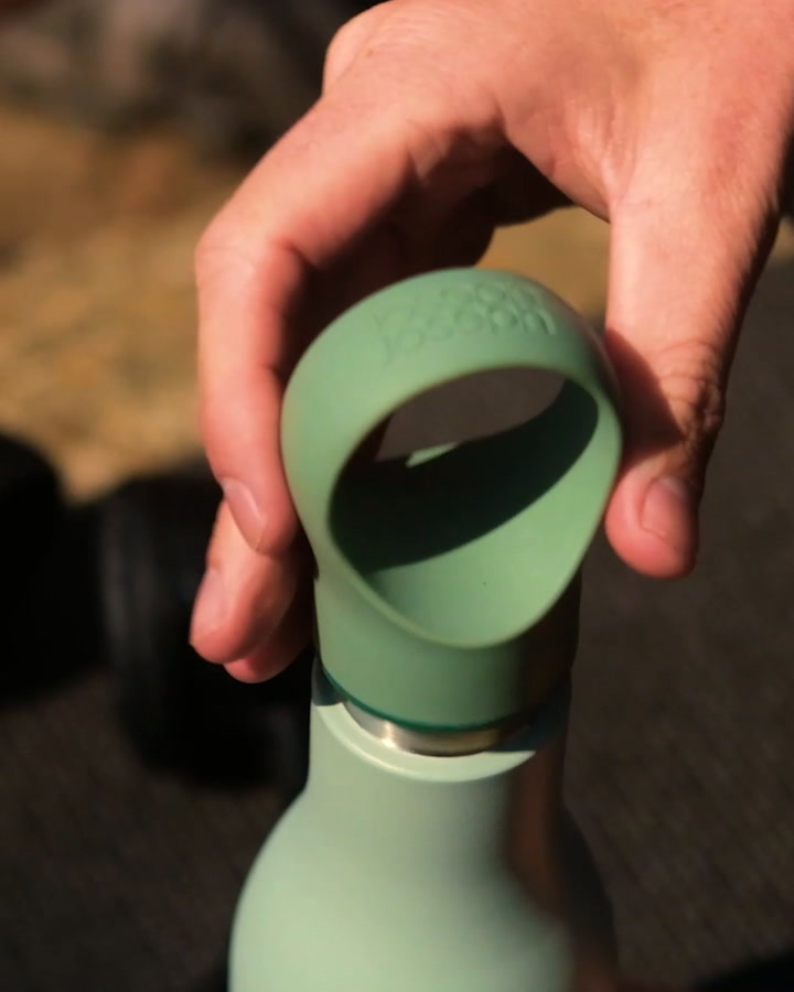 Preview image of Joseph Joseph Loop Vacuum Insulated Water Bottle,  video