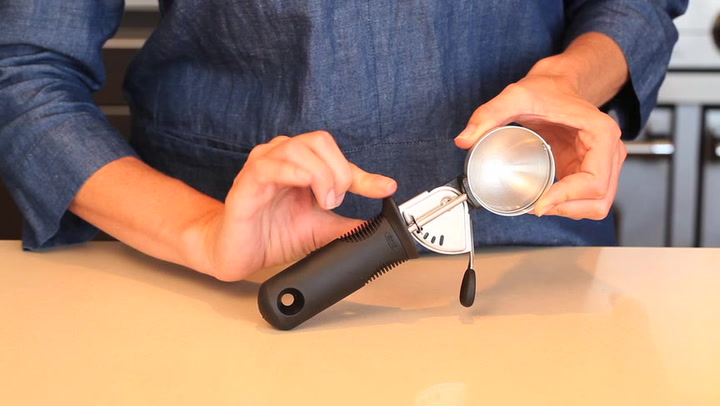 Preview image of OXO Trigger Ice Cream Scoop video