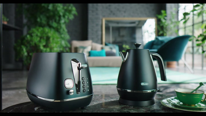 Preview image of DeLonghi Distinta Flair collection video