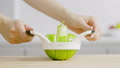 Thumbail image of OXO Apple Divider video