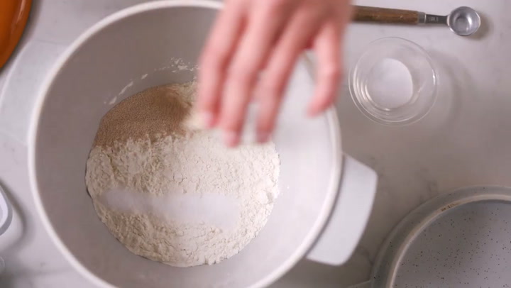 Preview image of Kitchenaid Bread Bowl With Baking Lid video
